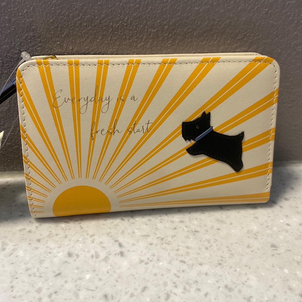 Radley Everyday is A Fresh Start Medium Bifold Purse in Oyster